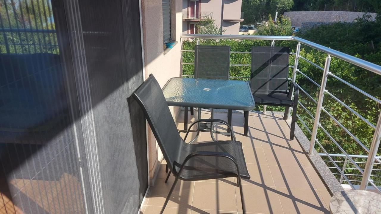 Apartment Ana V-Peshtani Ohrid Bagian luar foto